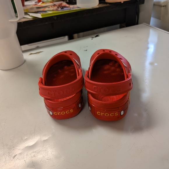 Kids Red Character Clogs - Picture 3 of 6